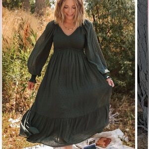 NWT Baltic Born Lainey Dark Green V-Neck Maxi Dress with Puff Sleeves